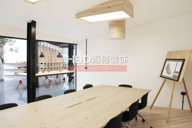 工業風辦公室設計,辦公室設計風格,服飾公司辦公室設計,海博裝飾.jpg 工業風辦公室設計,辦公室設計風格,服飾公司辦公室設計,海博裝飾.jpg