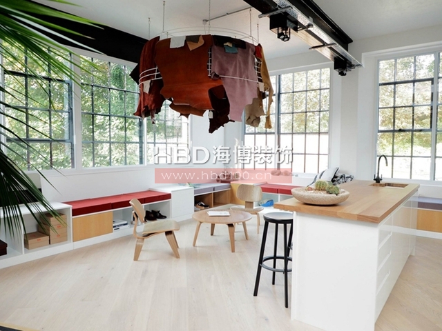 工業風辦公室設計,辦公室設計風格,服飾公司辦公室設計,海博裝飾.jpg 工業風辦公室設計,辦公室設計風格,服飾公司辦公室設計,海博裝飾.jpg