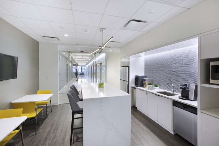 辦公室裝修設(shè)計(jì),簡(jiǎn)約辦公室裝修設(shè)計(jì),廣州裝飾公司,海博裝飾.jpg 辦公室裝修設(shè)計(jì),簡(jiǎn)約辦公室裝修設(shè)計(jì),廣州裝飾公司,海博裝飾.jpg