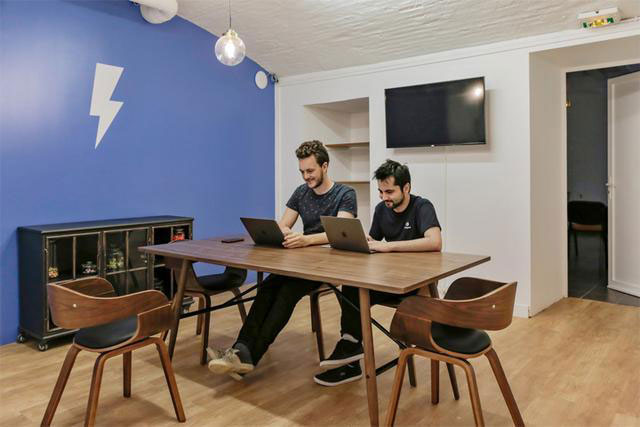 充滿活力的辦公室裝修.jpg 充滿活力的辦公室裝修.jpg